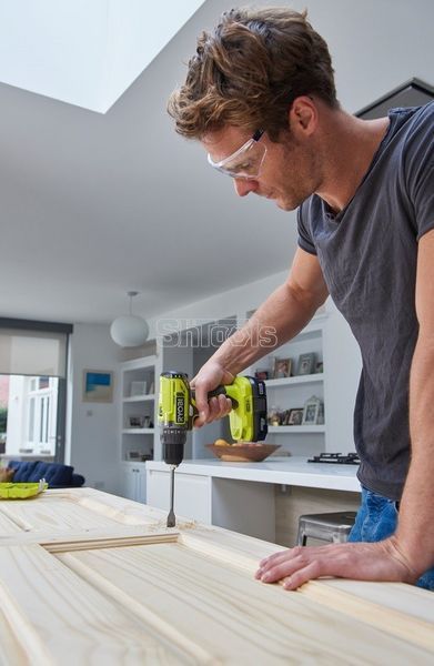 Набір електроінструментів Ryobi RY18LT23ADD2-120: тример RY18LT23A, дриль-шуруповерт R18DD2, акумулятор RB18L20 18V 2Ah та зарядний пристрій RC18115 18V 1,5Ah 5133005733 фото